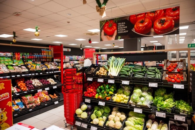 Oddelek s sadjem in zelenjavo v SPAR partner na Koroška