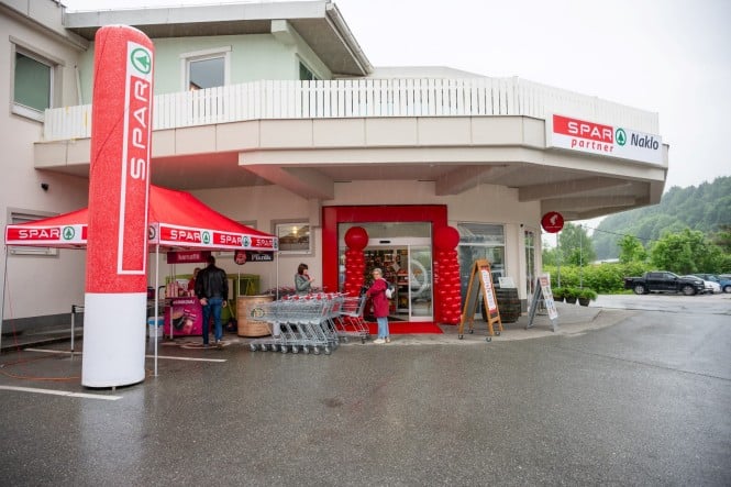 Nova trgovina SPAR partner v Naklem Nova trgovina SPAR partner v Naklem od zunaj