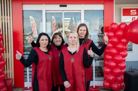 Zaposleni v trgovini SPAR partner v Novi vasi na Blokah 