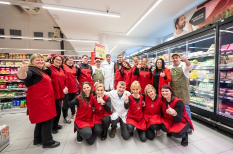 Zaposleni v trgovini SPAR partner v Velikih Laščah