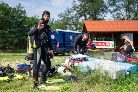 Potapljači in šolarji združili moči pri čiščenju Soboškega jezera
