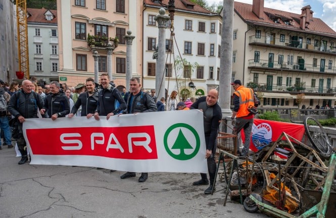 Spar je akcijo čiščenja Ljubljanice podprl že osmič zapored