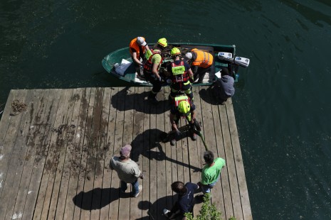 Potapljači med 35. čistilno akcijo iz Ljubljanice odstranili 800 kg odpadkov