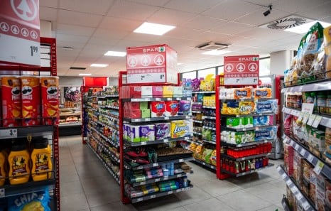 Prodajne police trgovine SPAR partner v Šentjurju 