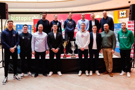 Ženska ekipa Cinkarna Celje in moška ekipa Cedevita Olimpija