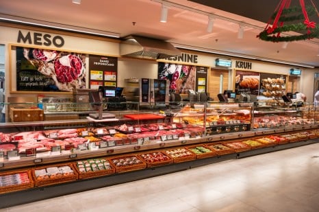 Delikatesa z izvrstnimi specialitetami za vse okuse in dobro založena mesnica