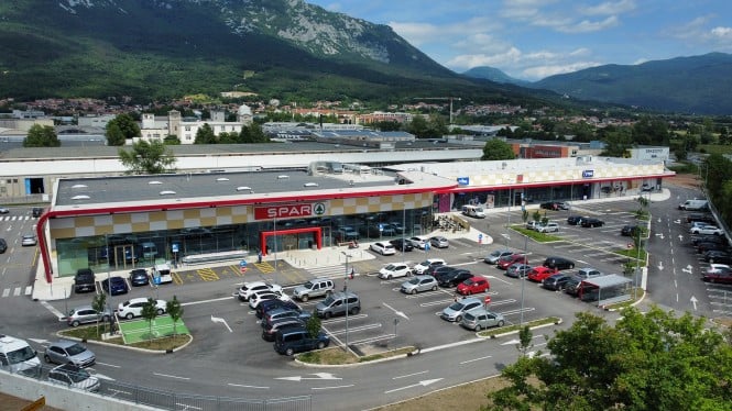 Trgovski objekt SPAR v Ajdovščini