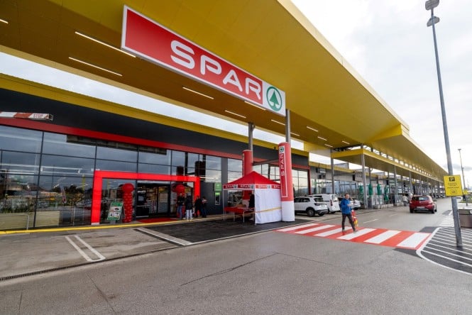 Trgovina SPAR Slovenska Bistrica - Žolgarjeva, zunanjost