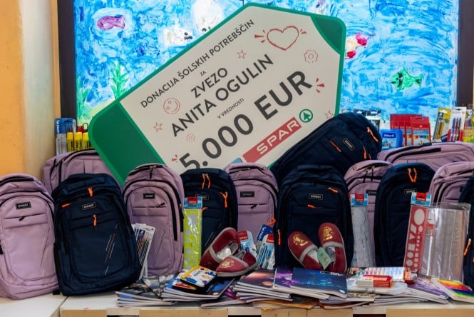 Poleg zbranih potrebščin je Spar dobrodelno akcijo dopolnil še s svojo donacijo potrebščin