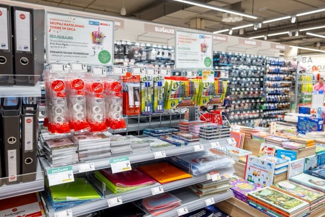Šolske potrebščine v trgovini SPAR