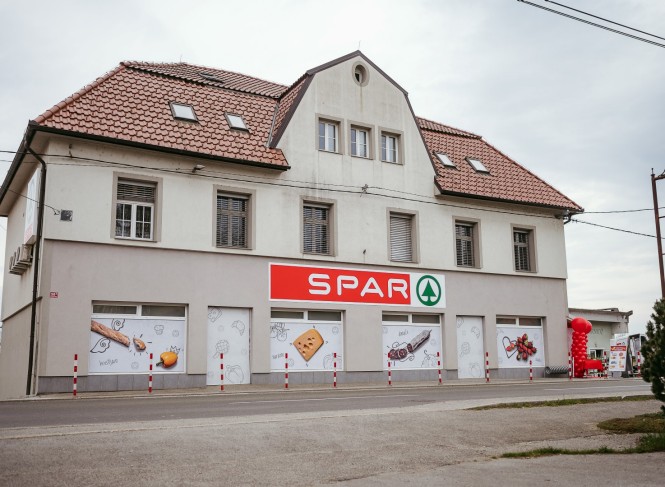 V Središču ob Dravi odprli novo trgovino SPAR partner Krap Zunanjost trgovine SPAR partner Krap