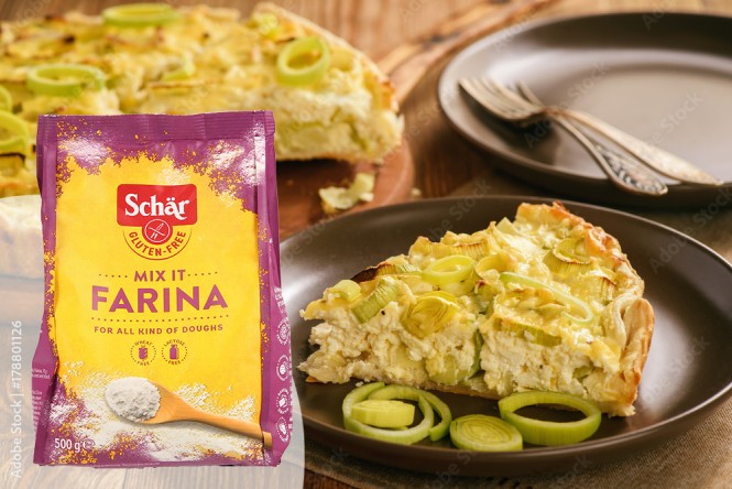 Krožnik porove pite in pakirana moka brez glutena