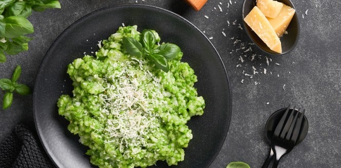 Bio tedenski jedilnik, ričota z bio pesto omako  