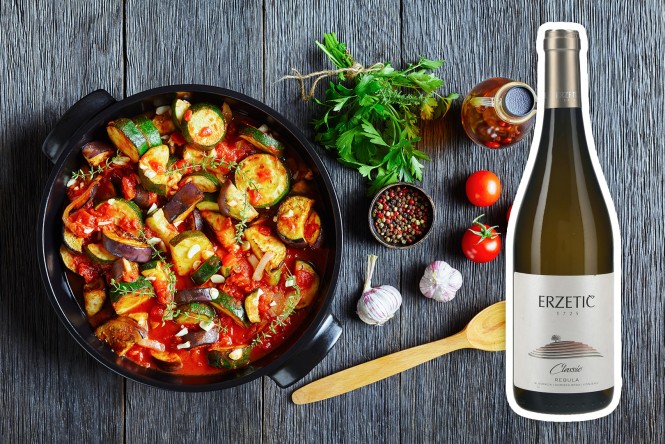 Belo vino Rebula Erzetič in zelenjavna jed