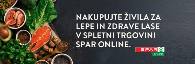 Živila na leseni deski