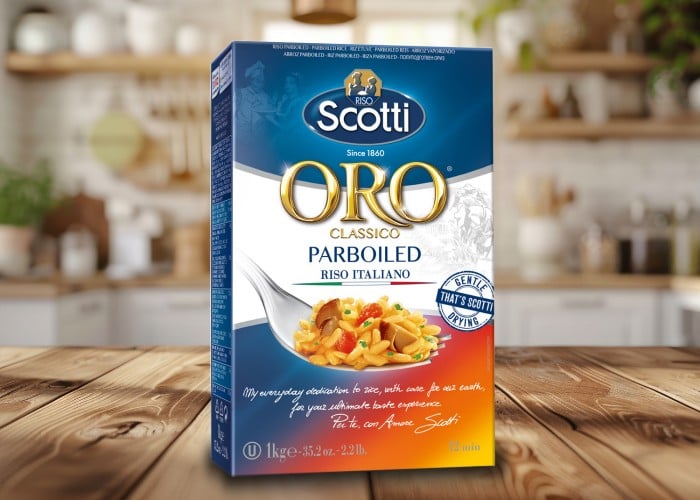 Dolgozrnati riž ORO PARBOILED RISO SCOTTI na kuhinjskem pultu