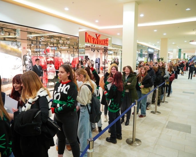   Utrinki - MEET&GREET z Joker Out pred trgovino INTERSPAR v Europarku v Mariboru