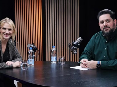 Boštjan Gorenc - Pižama in Mojca Cepuš za mizo