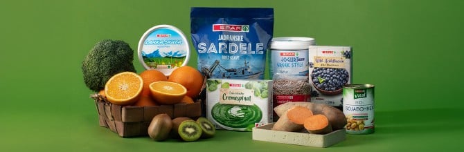 Izbor Sparovih produktov na zelenem ozadju