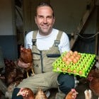 Kmetija Paldauf z izdelki v domačem okolju