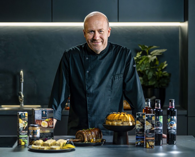 Chef Uroš Štefelin s svojimi izdelki SPAR Premium