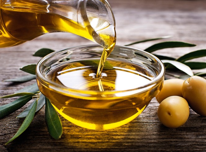 SPAR PREMIUM ekstra deviško oljčno olje slovenske Istre