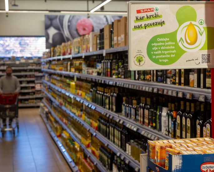 Kar kroži, nas povezuje- zbiralniki za odpadno jedilno olje, INTERSPAR Vič